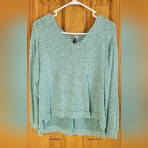 Women's Green Long Sleeve Top